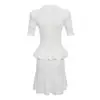 Nueva familia SP primavera y verano para mujer, estilo francés, fragancia pequeña, alta gama, cuello en V, temperamento, hueco, hebilla de taladro, cintura, vestido de punto