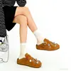 Sandalias cerradas para mujer con flor de pedrería, nuevos zapatos casuales slip-on de primavera 2026, zapatos Birkenstock de plataforma que aumentan la altura