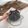 Verão Small Bag Feminino 2023 Nova moda strass Bag Chain Full Diamond Bucket Bag Nicho moda moda Crossbody Bag
