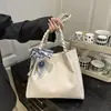 Bolsa de ombro da moda feminina 2025, nova, simples, casual, grande capacidade, estilosa, para viagem