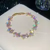 Pulseira geométrica floral oca em formato de diamante de zircônia, um acessório luxuoso e de alta qualidade, uma joia única e estilosa que complementa qualquer look, projetada para mulheres.