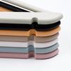 Percha de plástico de imitación de madera maciza, percha de color sólido, soporte para ropa de uso doméstico, percha de doble uso seca y húmeda, venta al por mayor