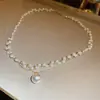 Atmósfera de Otoño e Invierno Flor Perla Collar Accesorios para Mujer, Cadena para Suéter Elegante y de Moda, Accesorio de Cuello Versátil de Lujo Ligero y de Gama Alta