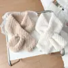 Bufanda de Felpa de Alta Gama para Mujer en Otoño e Invierno Engrosada y Cálida Estilo Coreano Peluda Cruzada Bufanda a Prueba de Frío con Cuello de Piel