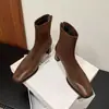 Botines altos de piel de oveja para mujer, nuevo estilo otoño e invierno 2026, punta cuadrada, botines Martin de retazos, tacón grueso negro, botas ajustadas