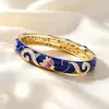Variedad de Pulseras de Cloisonné en Stock para Venta al por Mayor, Pulseras Huecas de Esmalte Estilo Chino Incrustadas con Diamantes, Accesorios Estilo Chino, Suministro para Regalos