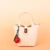 Colgante de Bolsa de Flor de Fruta Paula Transfronteriza Tulipán Llavero de Coche Colgante Lindo Logo Imprimible Venta al por Mayor
