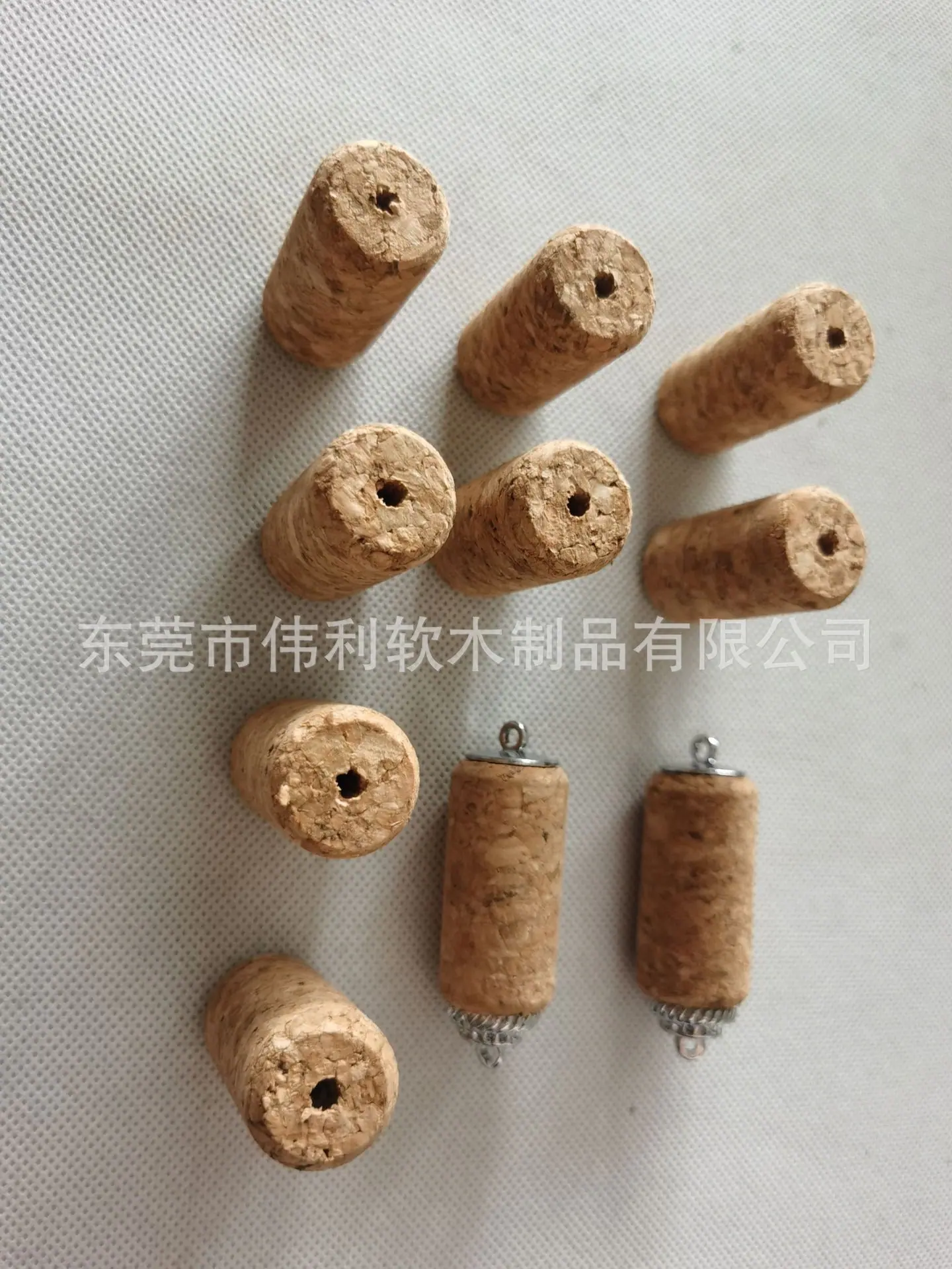 软木挂扣