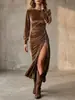 Vestido Europeu e Americano de Outono Transfronteiriço para Mulheres com Design de Moda de Alto Padrão, Estilo de Nicho, Cintura Marcada, Vestido de Veludo com Gola Redonda para Mulheres