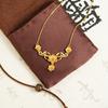 Nuevo collar de flor de cinco pétalos hueca de oro arena vietnamita estilo chino para mujer, joyería de nicho de lujo ligero chapada en oro al por mayor