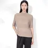 Camiseta Base de Diseño Plisado Sencillo Verano 2026 Cuello Redondo, Elegante y a la Moda para Usar con Ropa Exterior o en Capas
