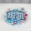 Etiqueta de nombre personalizada para soporte de abanico con doble letra, producto terminado de tela no tejida con letras reflectantes, colgante creativo para soporte de abanico puramente hecho a mano, mercancía de la comunidad de abanicos
