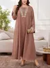 Colección de liquidación especial: Vestidos holgados, reductores y elegantes de talla grande para mujer y batas largas transfronterizas