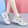 Summer Daddy Mesh Sapatos Respiráveis ins Sandálias de Bico Recortado para Mulheres Salto Médio Verão Novo Flat Thick Sole Wavy Sole