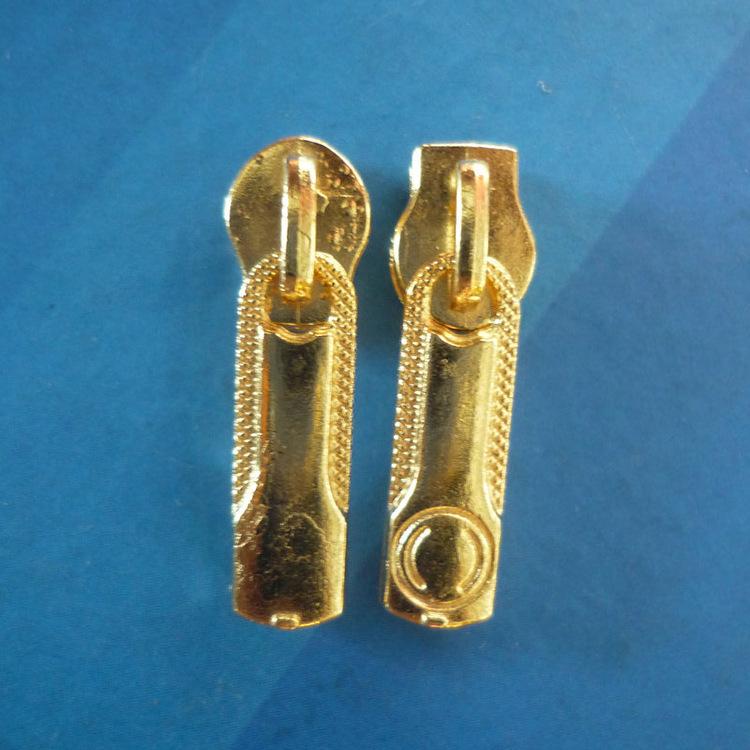 2701622392_1747809511