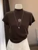 Camiseta de manga corta de algodón puro para mujer con hombro normal y cuello medio alto, nuevo estilo 2026, moderna y estilizada, perfecta para usar en capas a principios de otoño