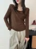 Malharia Feminina Tongxiang Puyuan 2026 Outono/Inverno Novo Estilo Design de Fita Suéter que Reduz a Idade Camisa Básica de Malha Feminina Roupa Feminina