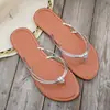 Chanclas de suela plana al por mayor, sandalias de playa de talla grande, chanclas de verano para uso en exteriores, comercio exterior 2025 nuevo estilo casual