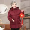 Chaqueta acolchada de algodón engrosada para mujeres de mediana edad y mayores, abrigo de invierno moderno para abuelas, ropa acolchada de algodón elegante para mujeres mayores, y chaqueta acolchada de algodón rellena de plumón para madres