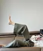 Pantalones casuales de lino azul oscuro de pierna ancha para mujer, estilo fino de verano, populares este año, pantalones de plátano, estilo old money, pantalones rectos de algodón y lino