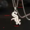 Colares de Letras em Aço Inoxidável Europeus e Americanos, Pingentes Geométricos em Aço Titânio, Estilo Unissex, Acessórios Personalizados à Prova d'Água, Joias de Ouro Real Transfronteiriças