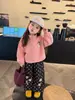 Conjunto de ropa infantil de comercio exterior, nueva colección de invierno para niñas, con una sudadera de dibujos animados y pantalones casuales de lunares forrados de felpa