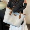 Bolsas Tote Retrô Tendência deste Ano para Mulheres 2026 Novas Bolsas de Ombro Espaçosas e Modernas para Trabalho e Deslocamento