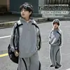 Conjunto de Roupa de Outono para Meninos Estilo Coreano Casual Sportswear Conjunto de Duas Peças Meninos Primavera e Outono Crianças de Meia-Idade e Mais Velhas Cinza Moletom Calça Longa Tendência Legal