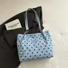 Bolso de mano tipo tote de lunares simple y casual para mujer, nuevo bolso versátil de alta gama para llevar bajo el brazo, bolso de mano de pana, bolso de hombro para ir al trabajo