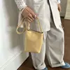Bolso Cubo de Alta Gama Moderno y Fresco para Mujer 2026 Bolso Sencillo Versátil de Hombro Debajo del Brazo Bolso Pequeño Casual para el Trabajo