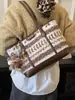 Bolsas de Peluche Transfronterizas para Mujer, Gran Capacidad, Nuevo Estilo Primavera 2026, Bolsos de Mano Casuales, Bolsos Tote de Alto Valor para el Día a Día