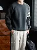 Suéter de punto a rayas de lujo ligero para hombre maduro Otoño/Invierno 2026, cuello redondo, cómodo, cálido, lavable a máquina, caída, corte holgado, manga larga