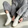 Zapatillas casuales retro de cuero genuino con suela blanda, de entrenamiento, alemanas para mujer, nuevas de primavera y otoño, punta redonda, versátiles, con cordones y aumento interno de altura