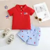 Conjunto de Verão para Meninos 2026 Nova Camisa Polo Bordada com Bandeira Americana para Crianças Shorts Estrelados Conjunto Casual para Bebês