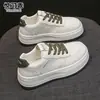 Zapatillas blancas de cuero genuino con suela gruesa para aumentar la altura, para mujeres menudas, nuevo modelo de otoño 2026, transpirables, con plataforma, casuales, deportivas