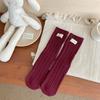 Etiqueta de tela distintiva estilo coreano Calcetines de longitud media para mujer Calcetines Calcetines deportivos combinables para otoño e invierno para mujer Calcetines de estudiante retro