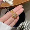 Tienda de oro con collar con colgante de princesa de hielo y nieve textura femenina cadena para la clavícula estilo chino nuevo accesorios de lujo ligero para colgar en la oreja