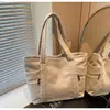 Bolsa de Veludo Transfronteiriça para Mulheres Outono e Inverno 2026 Nova Bolsa de Mão Versátil de Grande Capacidade Bolsa Tote para Estudantes Ombro Comutador