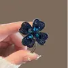Exquisito Broche de Trébol de Cuatro Hojas de Cristal, Broche de Alta Gama Sencillo y Versátil para Mujer, Elegante Ramillete, Decoración de Ropa de Alta Gama