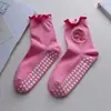 Calcetines de Yoga Bordados para Mujer, Calcetines Profesionales Antideslizantes para Fitness, Pilates y Suelo, Calcetines Especiales de Media Pantorrilla para Deportes de Interior para Adultos