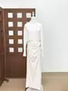 Design de Nicho Estilo Shen Jie 26Ss Tricô Reversível com Decote V, Renda com Corrente Bordada, e Saia Longa