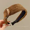 Diadema retro de ala ancha con lunares, adecuada para frentes amplias, para lavarse la cara, uso diario, versátil, ligera y que irradia una vibra lujosa y sofisticada