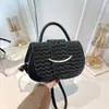 Bolso de mujer de diseño de nicho de alta gama, nuevo bolso de mano de verano 2026, bolso bandolera tipo sillín vintage a la moda
