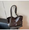 Bolsa de Axila Casual Outono Estilo Coreano Transfronteiriça 2026 Nova Bolsa Tote de Grande Capacidade para o Dia a Dia Bolsa de Ombro Estilo Motociclista para Mulheres