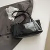 Bolsa de axila nicho estilo coreano para mulheres, nova bolsa tote retrô da moda 2026, bolsa de ombro simples e de grande capacidade para o dia a dia