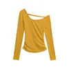 Atacado de Roupas Femininas Transfronteiriças Estilo Europeu e Americano 2025 Outono Novo Desejo Puro Ombro Inclinado Cor Pura Slim Camiseta Top de Manga Longa