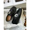 Sapatos Planos de Couro Preto para Mulheres, Novo Estilo Primavera 2026, Couro Genuíno, Estilo Britânico Doce e Cool, Mocassins com Fivela para Pessoas Baixas