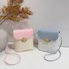 2026 Nueva Mini Bolsa para Teléfono de Gato en Relieve, Bolsita Cuadrada Pequeña Linda y Única, Bolso de Hombro y Cruzado Simple y Versátil