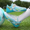 Sapatos infantis outono Novos sapatos de futebol de couro para meninas meninos e meninas médios e grandes Tênis antiderrapante com velcro