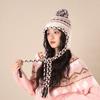 Gorro de Protección Auditiva con Borla de Color Contrastante y Bola de Pelo para Mujer en Otoño e Invierno Engrosado Cálido Rayado Versátil Gorro de Punto Estilo Fair Isle Gorro de Lana